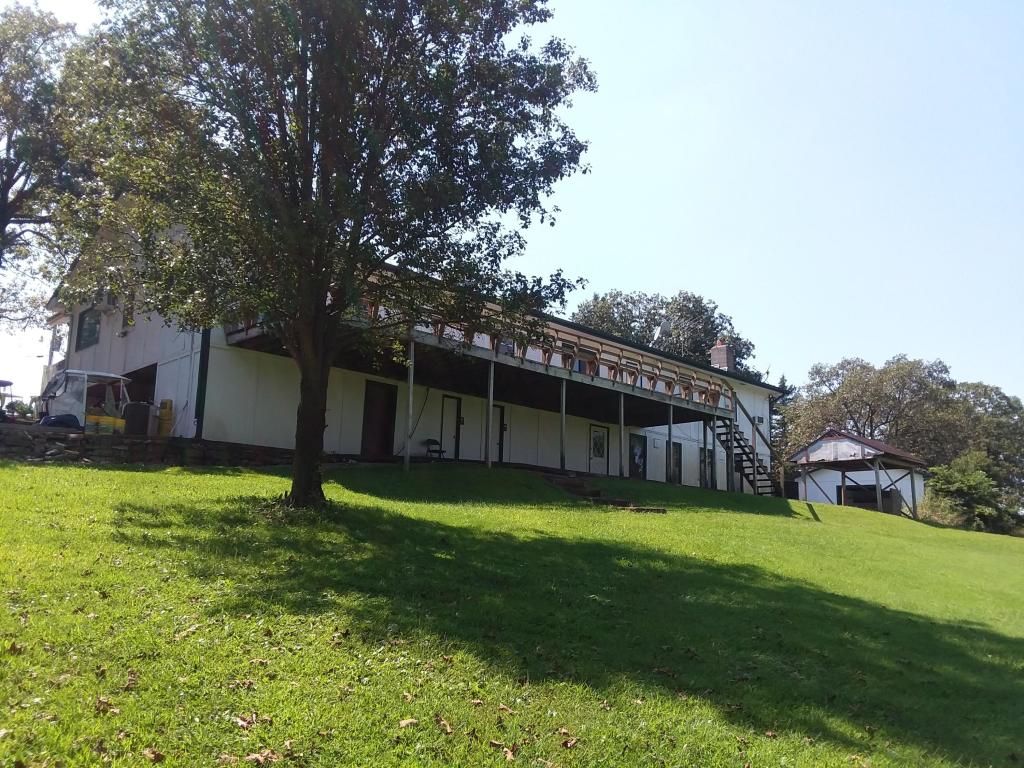 23980 Shadow Lake Dr, Wheatland, MO 65779